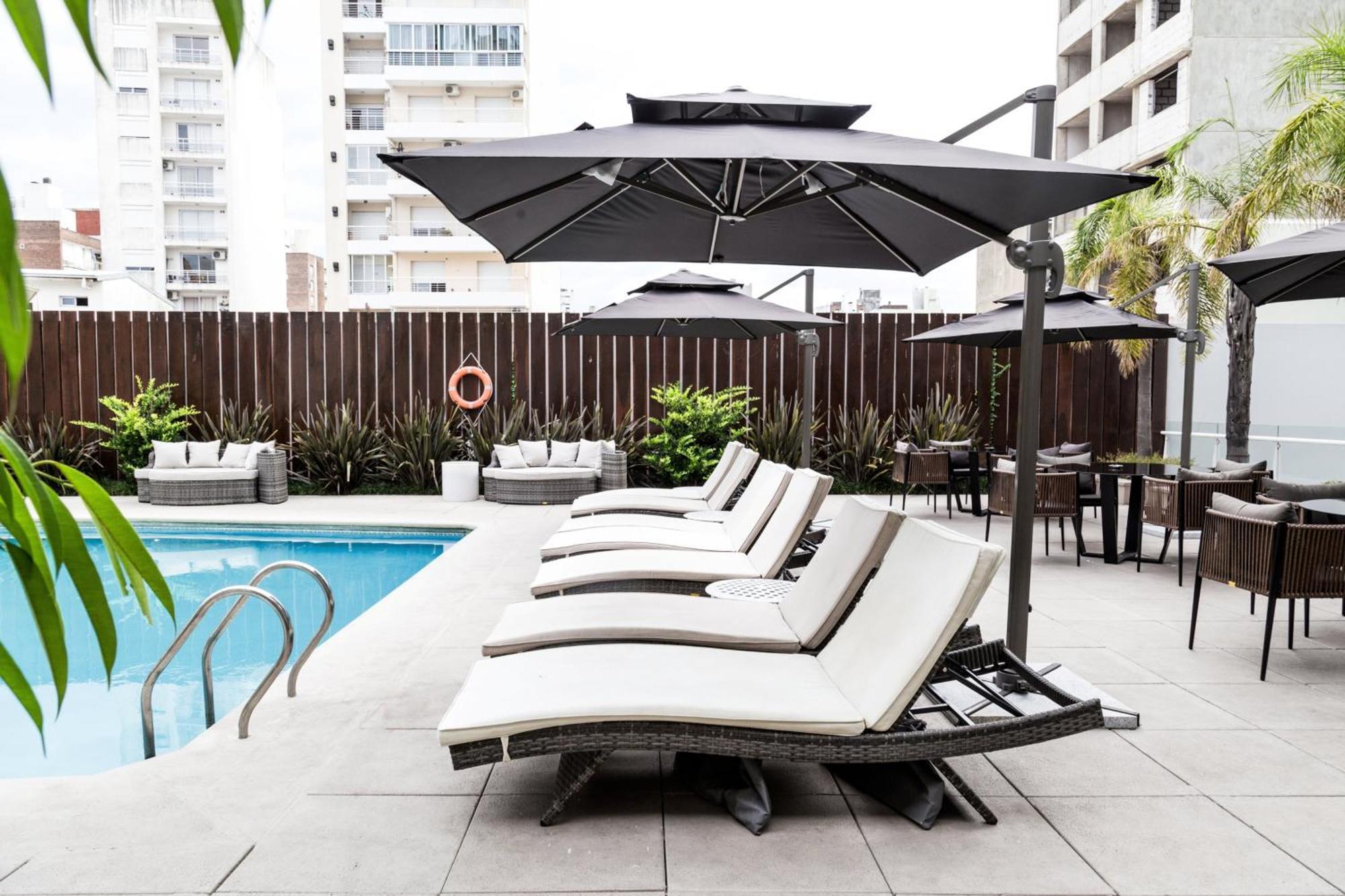 Holiday Inn Rosario By Ihg Екстериор снимка